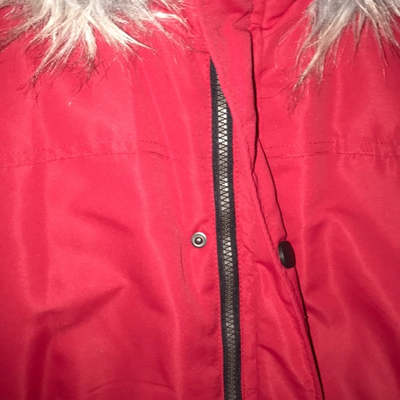 Red winter coat - Picture 3 of 6